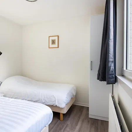 Holiday home Restyled Bungalow With Dishwasher At The Kootwijkerzand